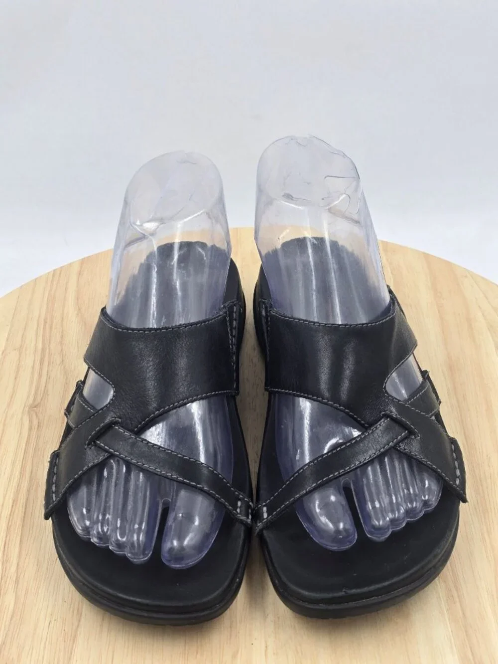 Clarks Leather Womens Criss Cross Leather Slip ON Sandal sz 6M